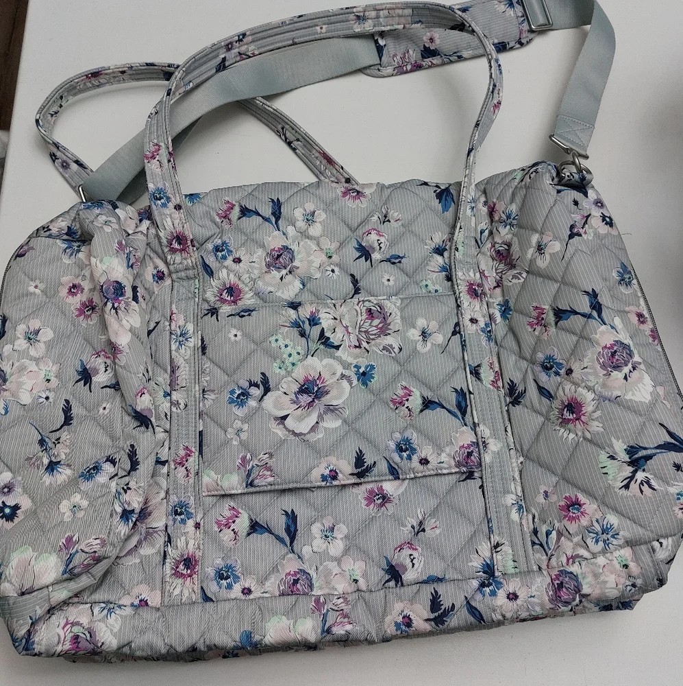 SALE Vera Bradley Performance Twill Large Lay Flat Travel Duffel Park Stripe NWT - Picture 2 of 3